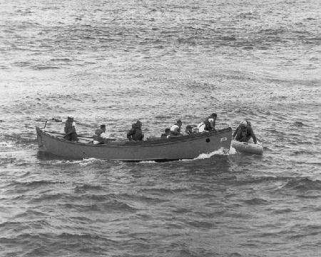 Gearing motor whaleboat arrives